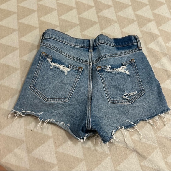 Abercrombie the mom short mid rise denim distressed size  0 25 - Picture 3 of 4